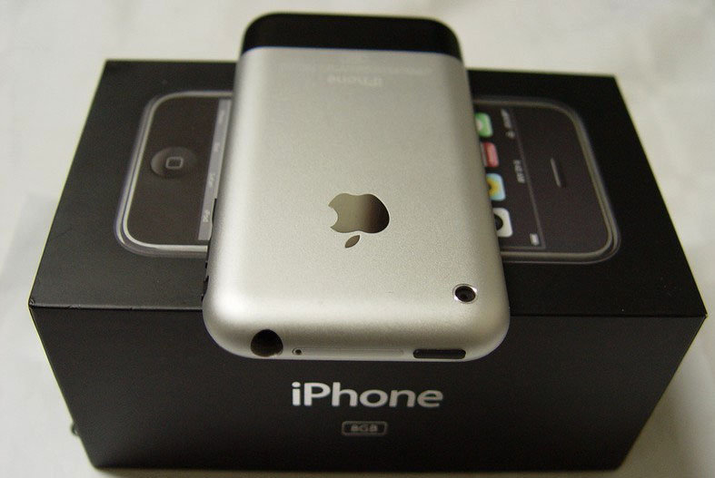 Iphone 2 новый. Iphone 2g. Apple iphone 2g 8gb. Iphone 2g 2007. Iphone 2.