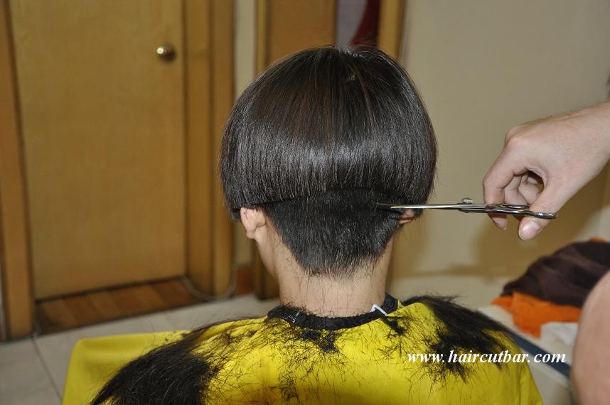 Сбор волос при стрижке
