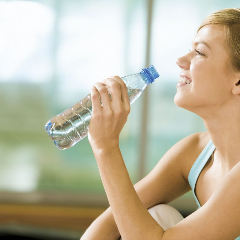 Здоровый образ жизни вода. Обильное питье. Питьевой режим. Минеральные воды пить.