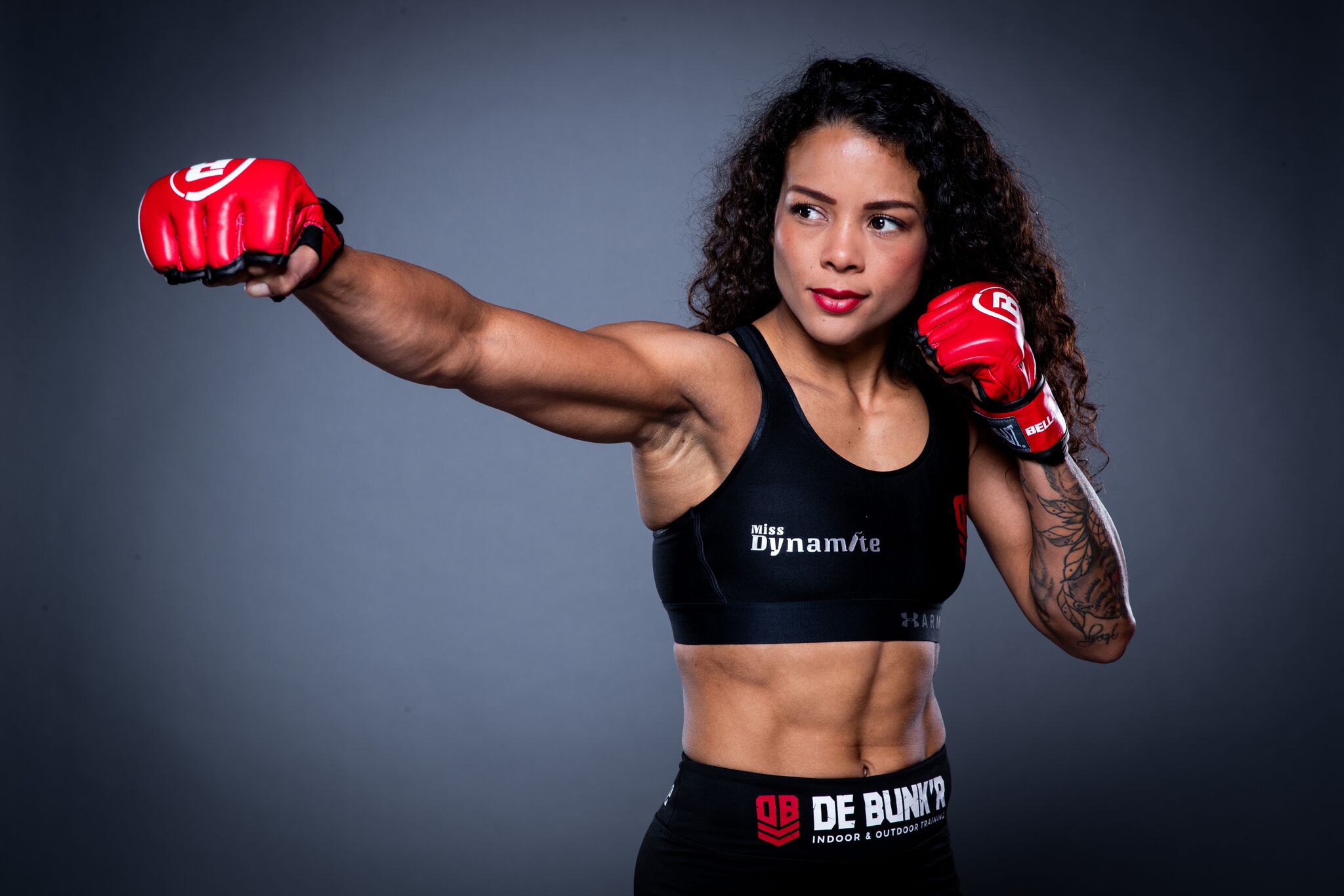 Спортсменка ufc. Denise Kielholtz боец. Камила Смогулецка UFC. Камила боец MMA. Бойцы юфс девушки.