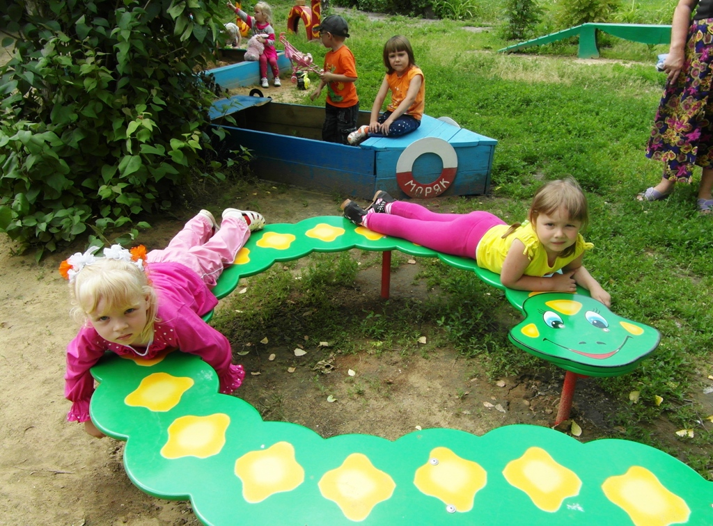 Игры на участке детского сада летом своими руками фото
