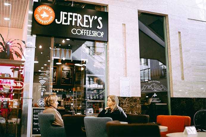 Jeffrey s coffeeshop. Jeffreys Coffee Columbus Пражская. Джеффри кофешоп. Сеть кофеен в Москве. Jeffreys Coffeeshop.