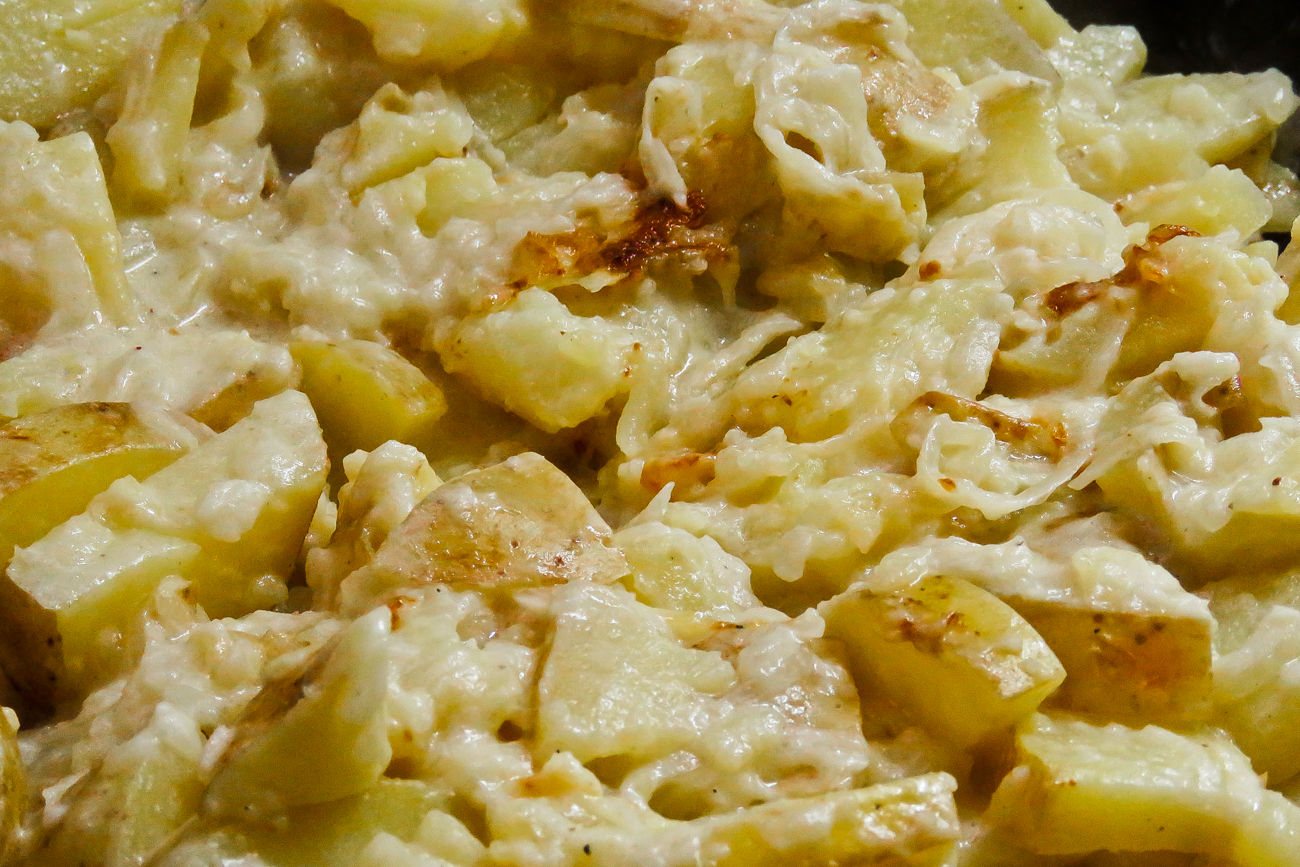 Рецепт картошка со сметаной на сковороде рецепт с фото