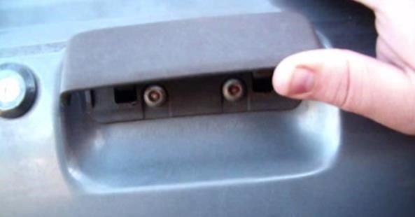 How to Open Your Car Door Without a Key: 6 Easy Ways to Get in When Locked Out