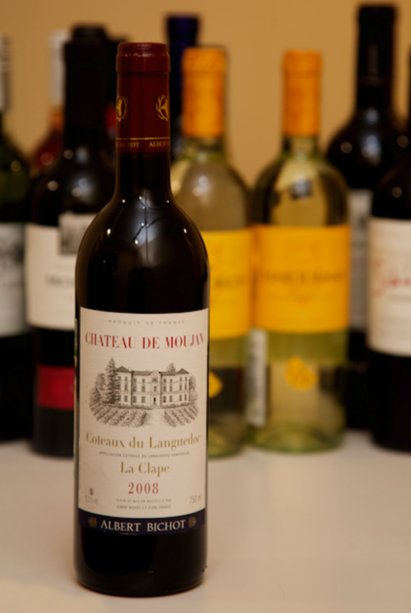 Красное вино название хороших вин. Вкусное красное вино. Вино красное полусладкое. Недорогие вина красные. Лучшие красные вина недорогие.