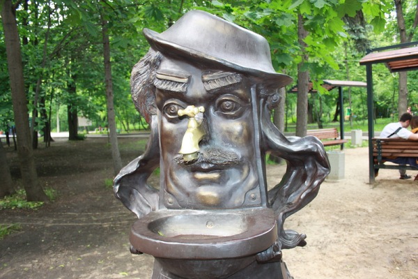 Monument to Moidodyr - Unusual Moscow monuments 