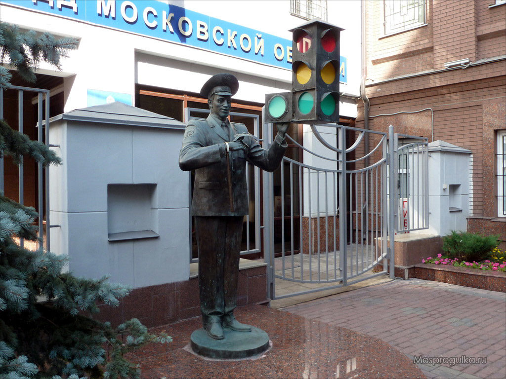 Monument to Uncle Styopa - Unusual Moscow monuments 