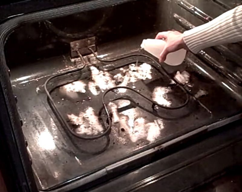 Очистка духовки горение