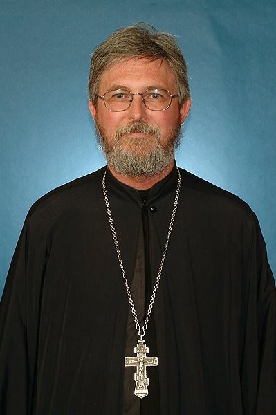 Священник Стивен Фриман